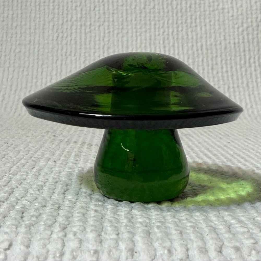 Counterpoint Green Glass Mushroom 2.25" tall - made in Japan